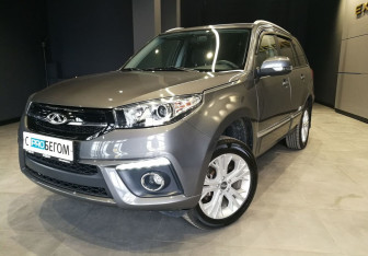 Подержанный автомобиль Chery Tiggo 3 2018 года (16 фото)