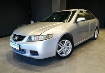 Подержанный автомобиль Honda Accord Sedan 2004 года (1 фото)