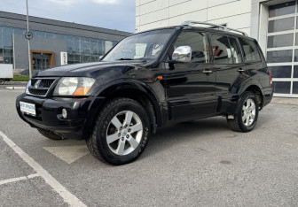 Подержанный автомобиль Mitsubishi Pajero 2003 года (3 фото)