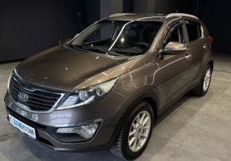 Подержанный автомобиль Kia Sportage 2010 года (2 фото)