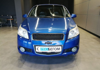 Подержанный автомобиль Daewoo Gentra Hatchback 2009 года (9 фото)