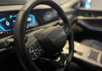 Подержанный автомобиль Exeed TXL 2023 года (11 фото)