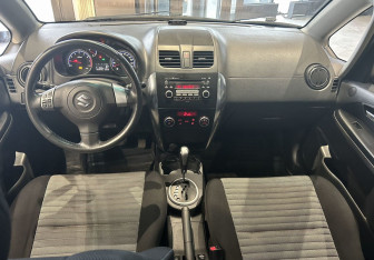 Подержанный автомобиль Suzuki SX4 Hatchback 2010 года (12 фото)