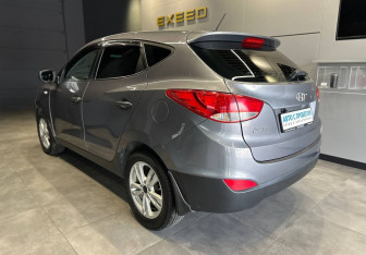 Подержанный автомобиль Hyundai ix35 2014 года (7 фото)