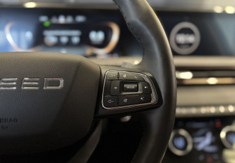 Подержанный автомобиль Exeed LX 2023 года (13 фото)