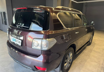 Подержанный автомобиль Nissan Patrol 2011 года (7 фото)