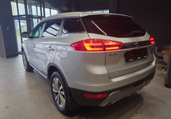 Подержанный автомобиль Geely Atlas 2021 года (5 фото)