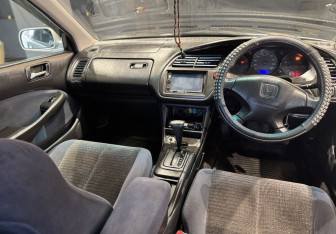 Подержанный автомобиль Honda Accord Sedan 2001 года (9 фото)