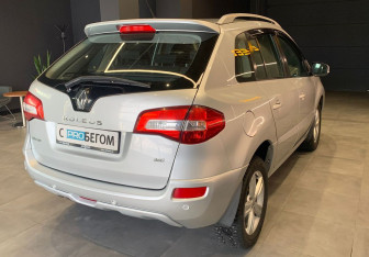 Подержанный автомобиль Renault Koleos 2012 года (5 фото)