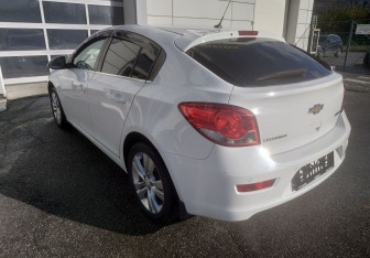 Подержанный автомобиль Chevrolet Cruze Hatchback 2014 года (11 фото)