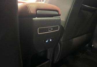 Подержанный автомобиль Geely Coolray 2023 года (15 фото)