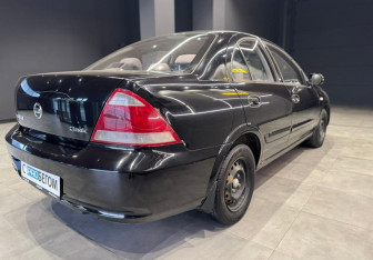 Подержанный автомобиль Nissan Almera Classic 2011 года (5 фото)