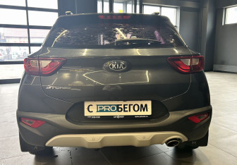 Подержанный автомобиль Kia Stonic 2019 года (8 фото)