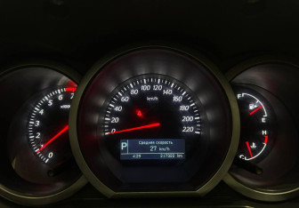 Подержанный автомобиль Suzuki Grand Vitara 2008 года (10 фото)