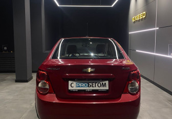 Подержанный автомобиль Chevrolet Aveo Sedan 2014 года (6 фото)