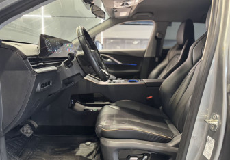 Подержанный автомобиль Omoda C5 2022 года (11 фото)