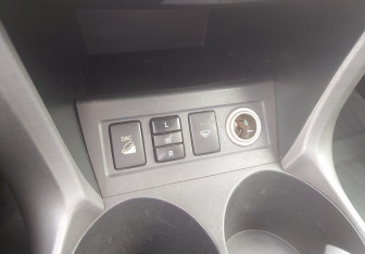 Подержанный автомобиль Toyota RAV4 2006 года (13 фото)