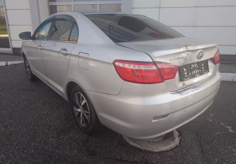 Подержанный автомобиль Lifan Solano 2016 года (3 фото)