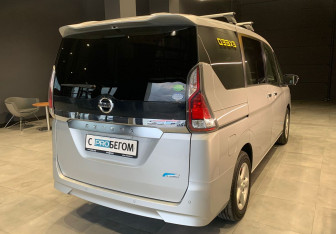 Подержанный автомобиль Nissan Serena Minivan 2017 года (7 фото)