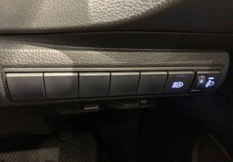 Подержанный автомобиль Toyota Corolla Wagon 2019 года (13 фото)