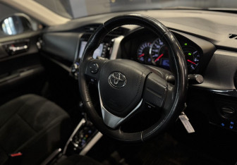 Подержанный автомобиль Toyota Corolla Sedan 2018 года (8 фото)