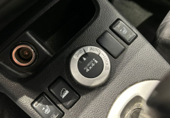 Подержанный автомобиль Nissan X-Trail 2007 года (12 фото)