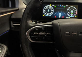 Подержанный автомобиль Omoda C5 2022 года (13 фото)