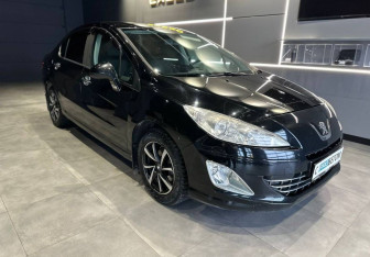 Подержанный автомобиль Peugeot 408 2012 года (3 фото)