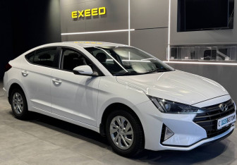Подержанный автомобиль Hyundai Elantra Sedan 2019 года (2 фото)