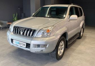 Подержанный автомобиль Toyota Land Cruiser Prado 2003 года (4 фото)