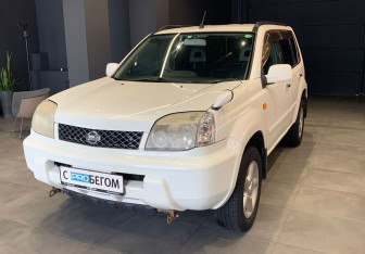 Подержанный автомобиль Nissan X-Trail 2002 года (4 фото)
