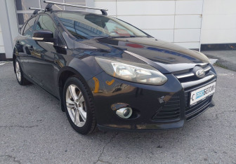 Подержанный автомобиль Ford Focus Hatchback 2011 года (8 фото)