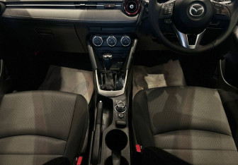 Подержанный автомобиль Mazda CX-3 2015 года (15 фото)