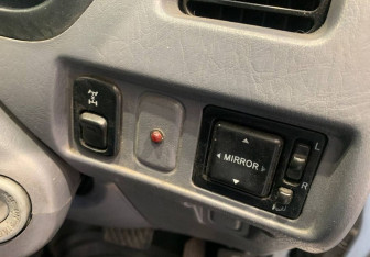 Подержанный автомобиль Toyota Cami 2000 года (11 фото)