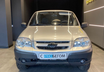 Подержанный автомобиль Chevrolet Niva 2013 года (2 фото)