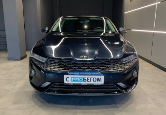 Подержанный автомобиль Kia K5 2021 года (4 фото)