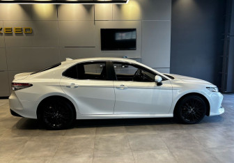 Подержанный автомобиль Toyota Camry Sedan 2018 года (3 фото)