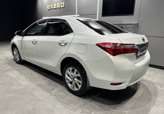 Подержанный автомобиль Toyota Corolla Sedan 2016 года (5 фото)