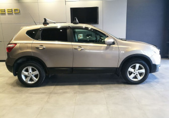 Подержанный автомобиль Nissan Qashqai 2013 года (6 фото)