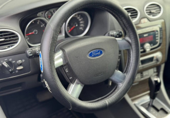 Подержанный автомобиль Ford Focus Hatchback 2008 года (9 фото)