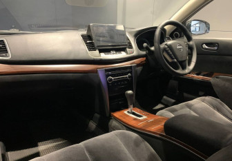 Подержанный автомобиль Nissan Teana 2010 года (8 фото)