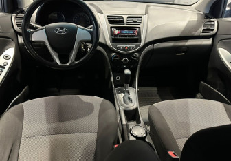 Подержанный автомобиль Hyundai Solaris Sedan 2012 года (11 фото)