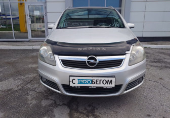 Подержанный автомобиль Opel Zafira Compactvan 2006 года (2 фото)