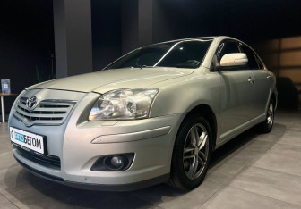 Подержанный автомобиль Toyota Avensis Sedan 2007 года (4 фото)