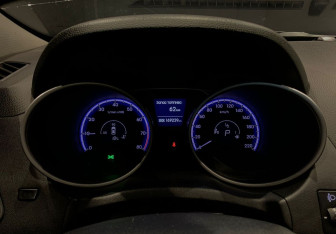 Подержанный автомобиль Hyundai ix35 2013 года (12 фото)