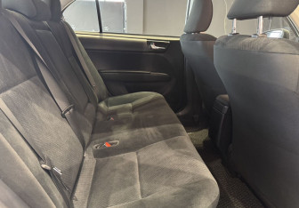 Подержанный автомобиль Toyota Corolla Sedan 2018 года (16 фото)