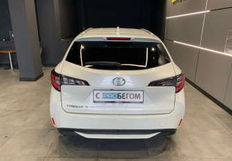 Подержанный автомобиль Toyota Corolla Wagon 2019 года (6 фото)