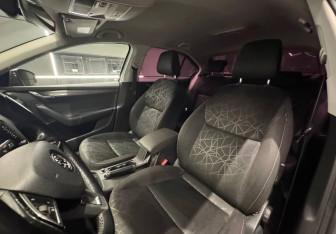 Подержанный автомобиль Skoda Octavia Liftback 2018 года (10 фото)