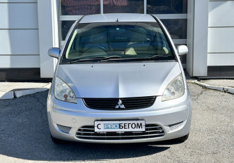 Подержанный автомобиль Mitsubishi Colt Hatchback 2010 года (2 фото)