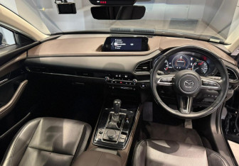Подержанный автомобиль Mazda CX-30 2020 года (8 фото)